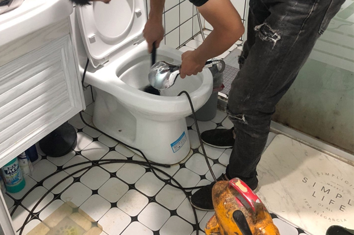 寮步马桶堵塞自己疏通还是找师傅?专业上门服务让你省时更省心